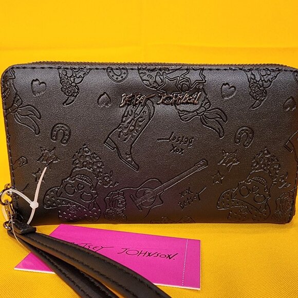 Betsey Johnson Skull Cowboy Western Black Wallet Wristlet Zip Around NEW - Picture 3 of 14